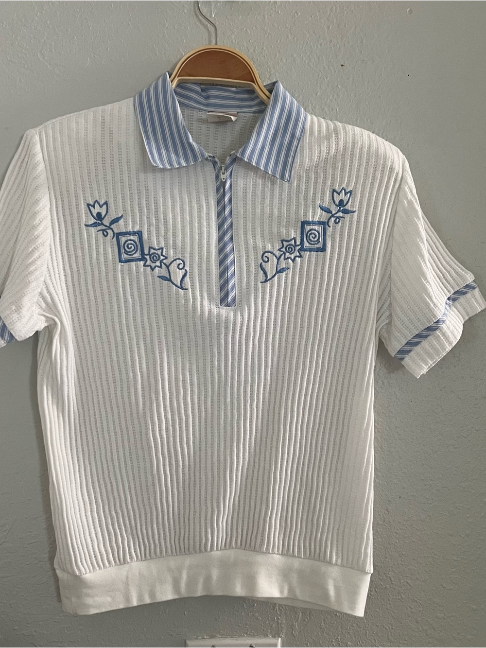 VTG G.W. Division of Graff Women’s quarter zip knitted polo shirt Embroidered S - Picture 2 of 8